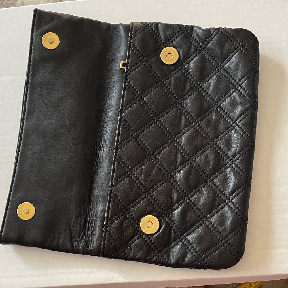 Marc Jacobs Eugenie Black Quilted leather fold over Clutch with Gold Clasp - Picture 6 of 11